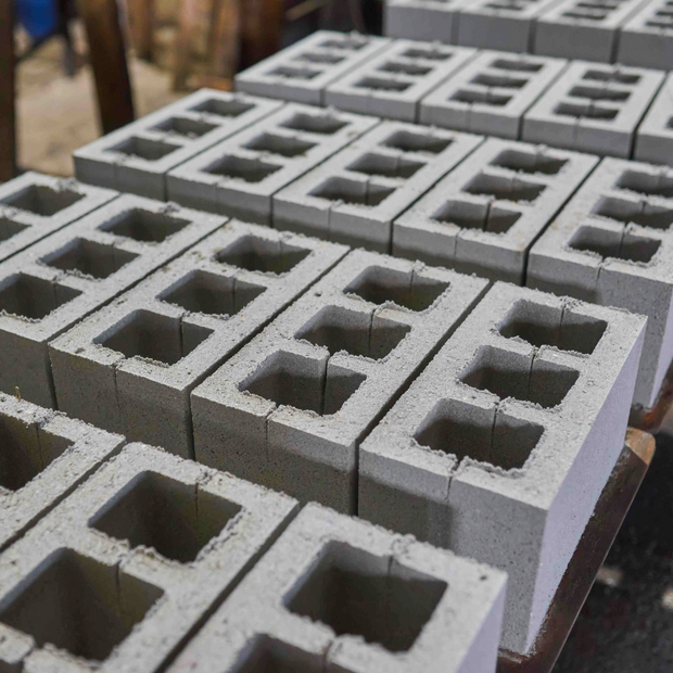 <h3>Precast concrete manufacturers</h3>